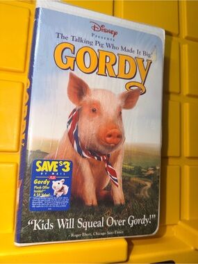 Disney Gordy VHS Factory Sealed Talking Pig Family‎ Movie Rare 1995
